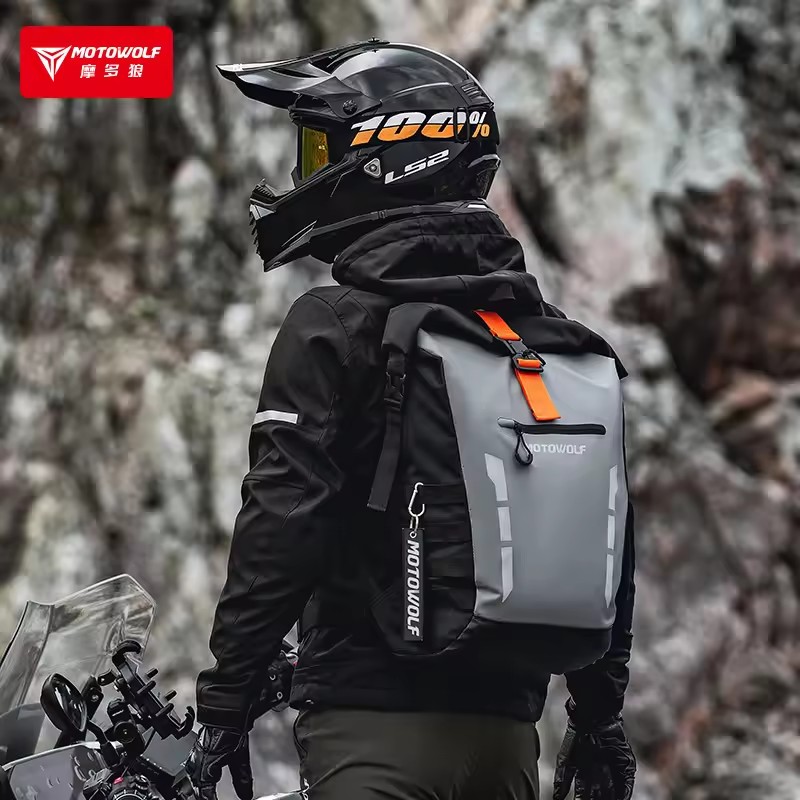 Motowolf Zaino da moto imperme - Motorcycle Gear Backpack recensione e prezzo